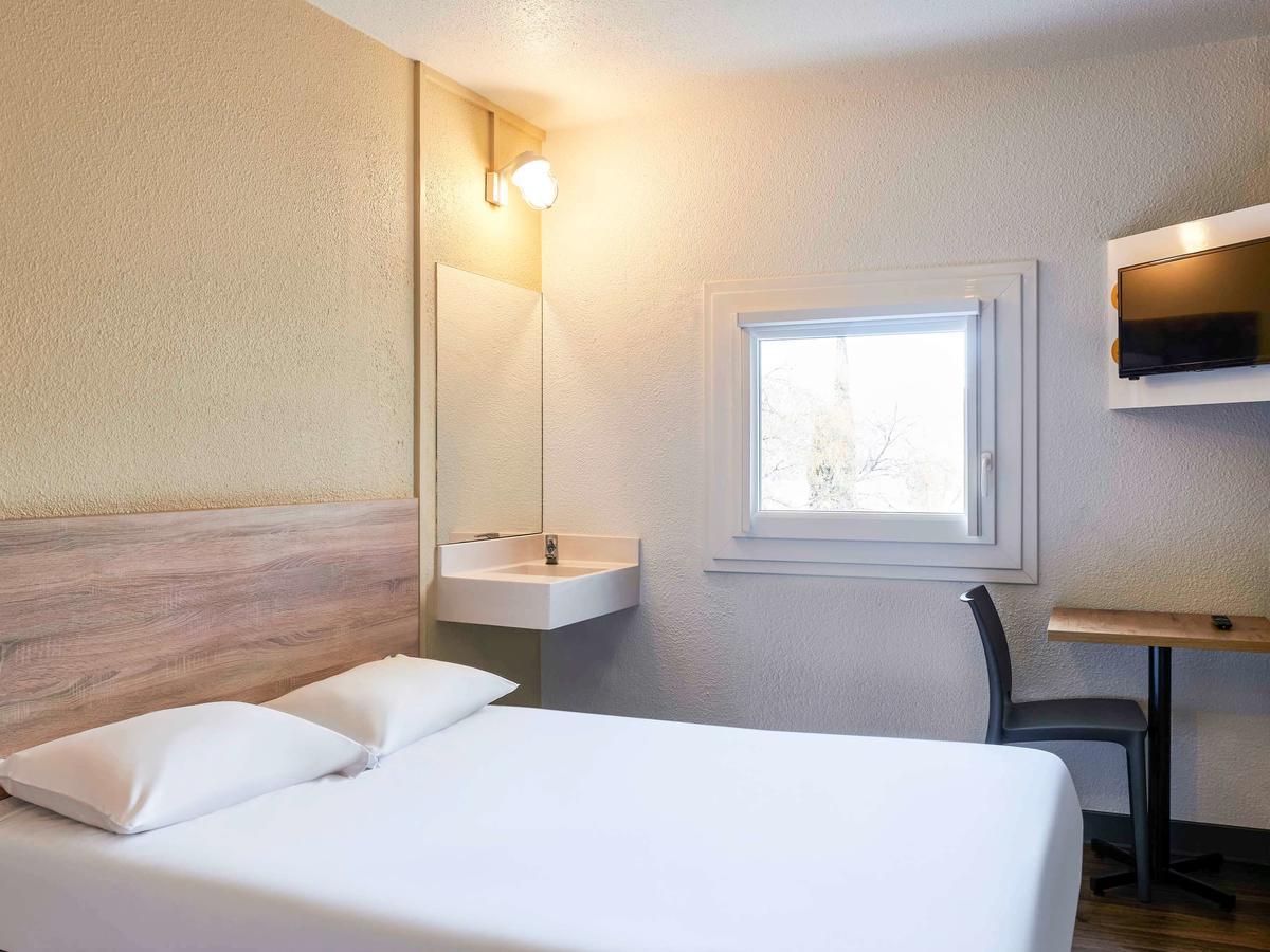 Hotelf1 Chartres Le Coudray Zewnętrze zdjęcie